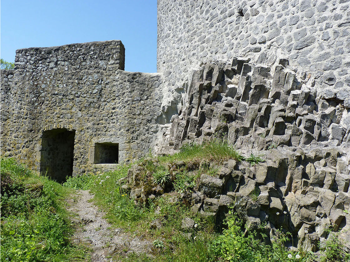 Die Weidelsburg bei Naumburg (Foto: Karl-Franz Thiede)